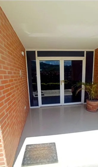 Apto En Conjunto Residencial Los Naranjos Humboldt, Con Vista Al Avila