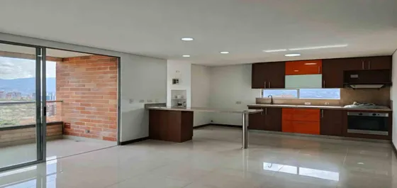  Apartamento En Arriendo Ubicado En El Poblado Sector Los Parras (27136).
