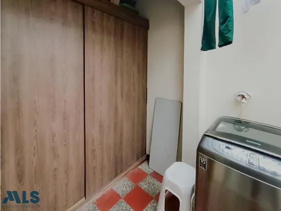 Casa Segundo Piso Cerca A La Estacion Metro San Ja...(mls#254188)