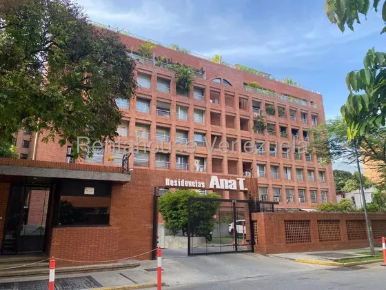 Apartamento En Alquiler Campo Alegre Mls #25-24129 