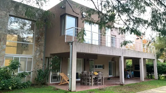 Casa En Venta Loma Verde Barrio Privado Escobar - Apto Credito - 4 Dormitorios, Pileta