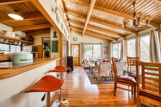 Casa Emplazada En Gran Terreno Con Vista Privilegi...