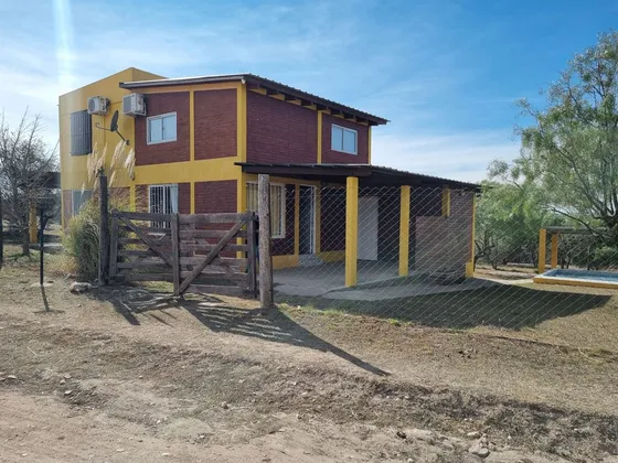 Complejo En Venta Dos Cabañas Con Piscina En Estancia Vieja A Metros Del Indio Bamba 2 Ambientes