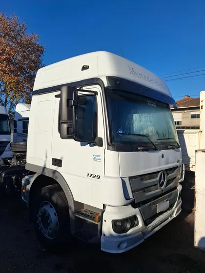 Mercedes- Benz Atego 1729 Con Plato 2023