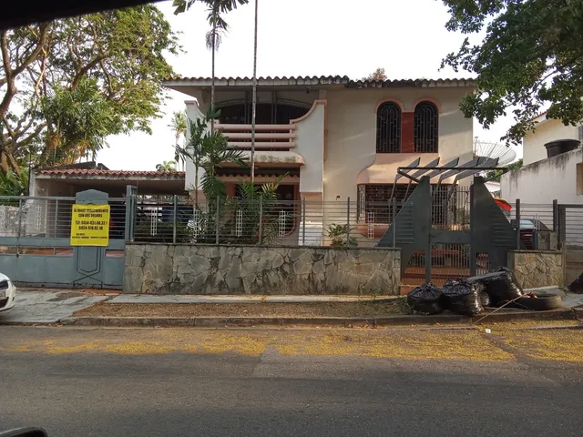Global Ofrece En Venta Casa Urbanización La Viña. Calle Sucre