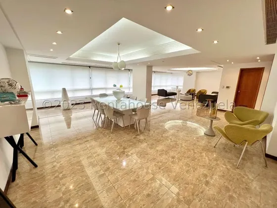Nc Apartamento En Venta En Urb. Miranda Con Acogedora Vista Panorámica 24-1013