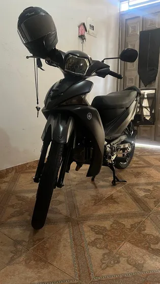 Yamaha Crypton Modelo 2022 - Negro Mate Amarillo
