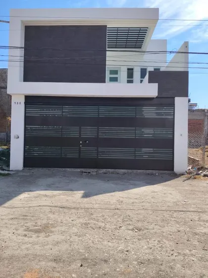 Casa En Venta En La Col. Vicente Lombardo