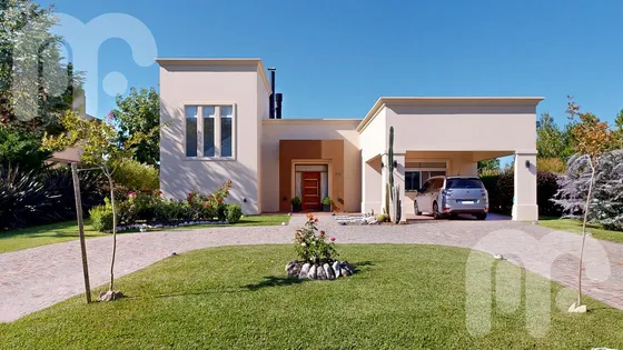 Venta Casa De 3 Dormitorios En Miralagos