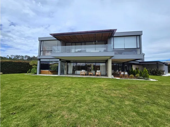 Espectacular Casa En Venta Alto De Palmas