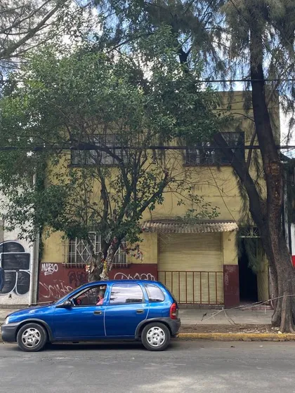 Edificio En Venta Con 4 Departamentos Y Un Local