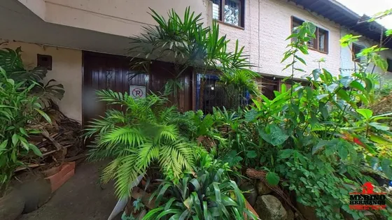 Casa En Venta En Estadio. Cod V4907