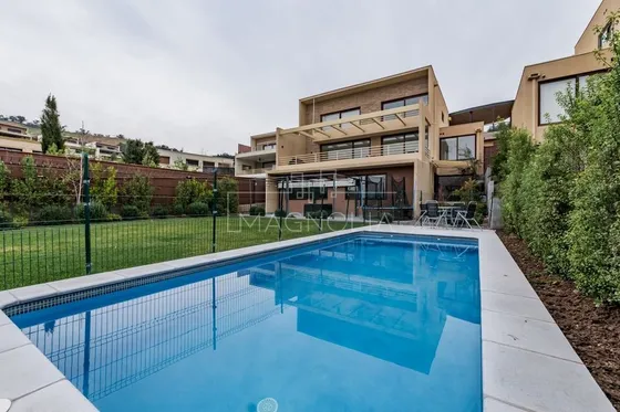 Casa En Venta De 4 Dorm. En Lo Barnechea