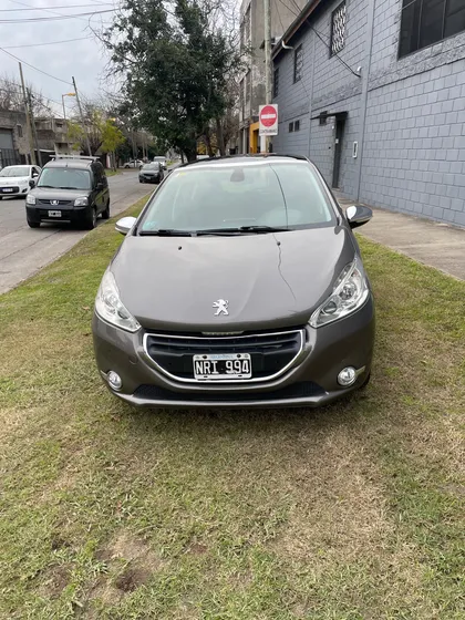 Peugeot 208 1.6 Feline