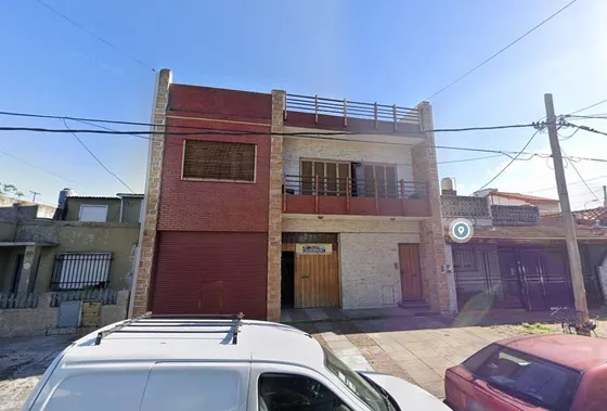 Departamento En Venta - 3 Dormitorios 2 Baños - 350mts2 - Ramos Mejia