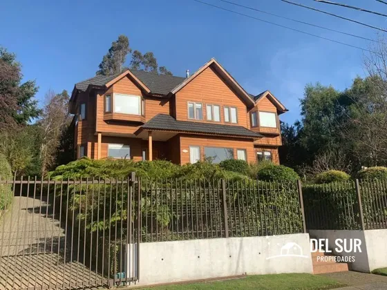 Casa En Excelente Estado Ubicado En Barrio Residencial