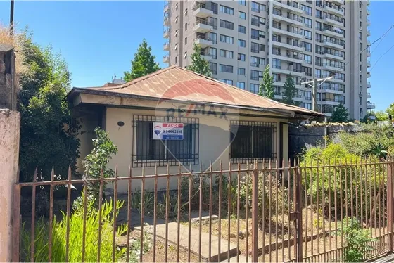Vende Terreno 686 M2 Y Casa En Centro De Talca