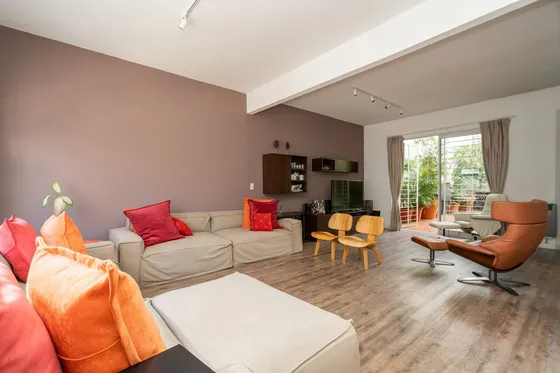 Casa 4 Amb. En Dos Plantas Con Patio Y Terraza