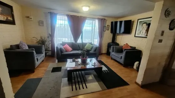 Espectacular Casa Con Amplios Espacios 5d3d+e