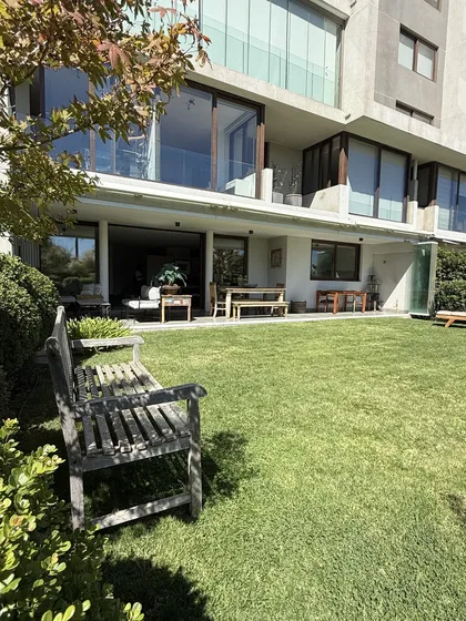 Espectacular E Iluminado Duplex Con Jardín Semi Nuevo