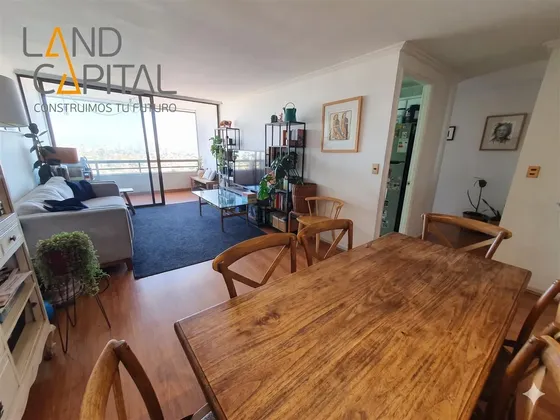 Departamento En Arriendo De 2 Dorm. Con Estacionamiento