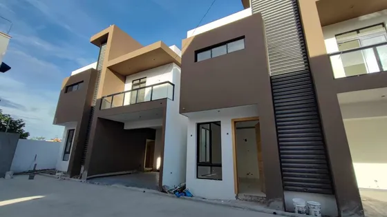 Venta De Casa Nueva En La Autopista De San Isidro Prado