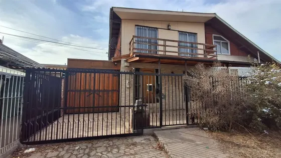 Casa En Venta De 5 Dorm. En Lo Prado