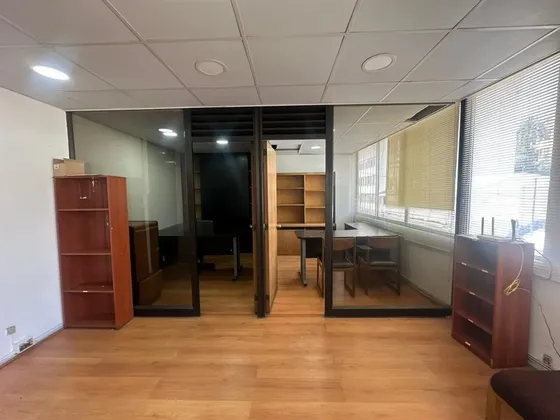 Oficina En Arriendo Edificio Pascual Baburizza En Valparaíso