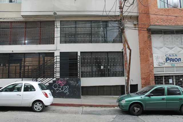 Local En Venta, Centro De Merida. Edificio Don Evaristo.