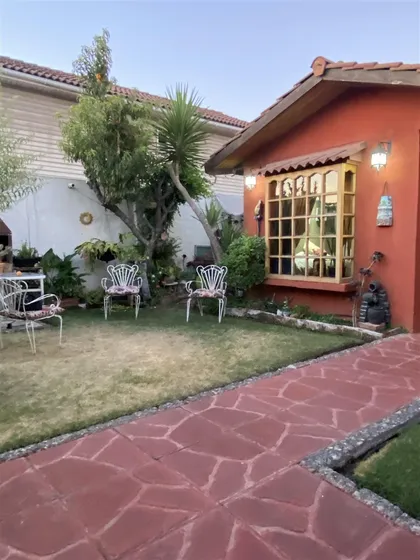 Casa En Venta De 3 Dorm. En Cerrillos