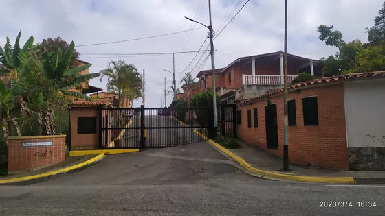 Venta Hermosa Y Amplia Casa En Llano Alto Urb. Monterrey I. Urb. Muy Cerca Al Santuario Virgen De Fátima. Mafer