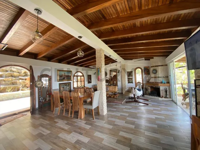 En Venta, Espectacular Casa Tipo Colonial Urb. La Suiza. San Antonio