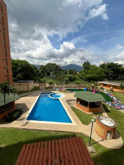 Se Alquila Apartamento En Jardin Mañongo Amoblado 