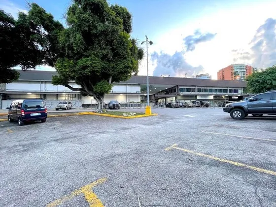  Excelente Local Comercial  En Alquiler Las Mercedes Rah Mls23-9112