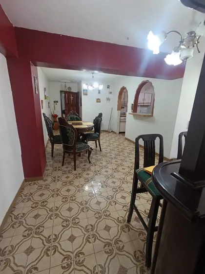 Apartamento En Alquiler En El Paraíso, Ubicado En Piso Alto, Con Inspección De Ingenieros Todo Perfecto Posee Dos Habitaciones Con Camas, Habitación Principal Con Baño, Baño De Visitas Sala Comedor
