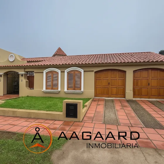 Casa En Venta Cerro De Las Rosas 3d Apta Credito