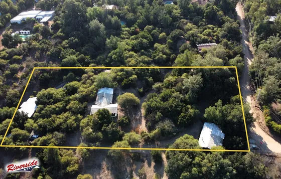Parcela En Condominio Los Naranjos, Con 3 Casas, Curacaví
