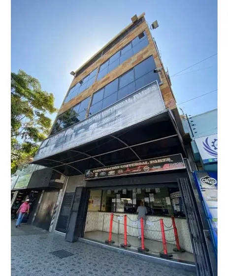 Edificio En Venta Zona Repuestera Altamente Comercial
