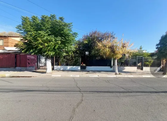 Casa Con Gran Terreno En Sector Consolidado De Maipú