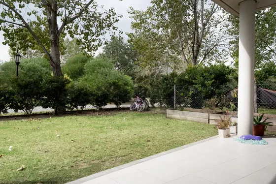 Dueño Alquila Muy Linda Planta Baja Con Jardín Privado Con Parrilla En Pradera De Santa Barbara