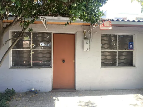 Casa En Pasaje, Living Comedor, 3 Dorm 1 Baño,