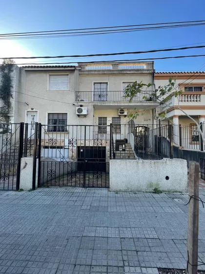 Sobre Herrera . Frente Al Botánico Vta  Casa 3 Dorm Garaje