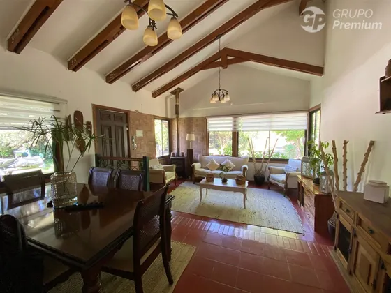 Casa En Venta De 4 Dorm. En Chillán