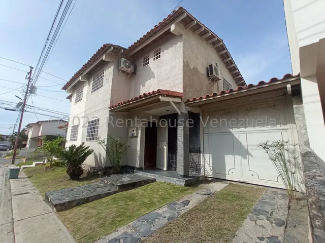 Venta Hermosa Y Cómoda Casa Ubicada En Urbanismo Privado Villa Roca Cabudare Fácil Acceso En Una De Las Vías Más Importantes De La Ciudad Gabriela C
