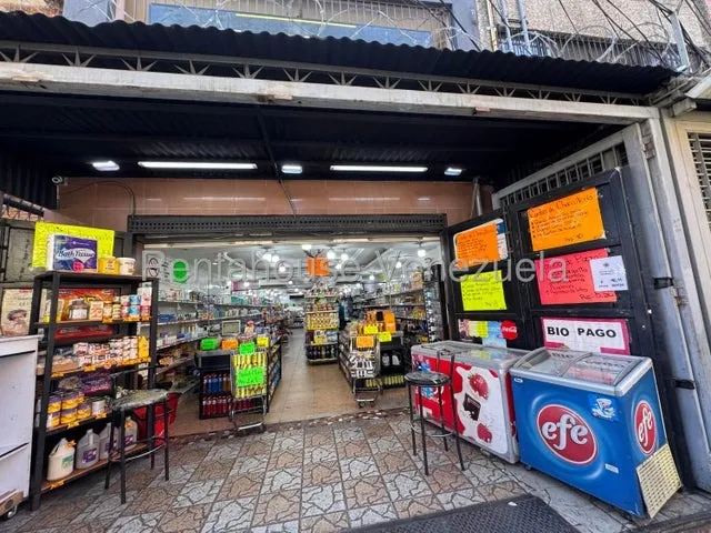 Local Comercial (a Pie De Calle / 2 Niveles/ Cavas De Refrigeracion ) Alquiler Catia Mls-25-19033 