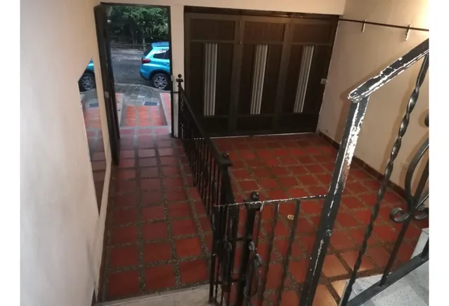Casa En Venta  Cerca De La Estación Del  Metro - San Javier