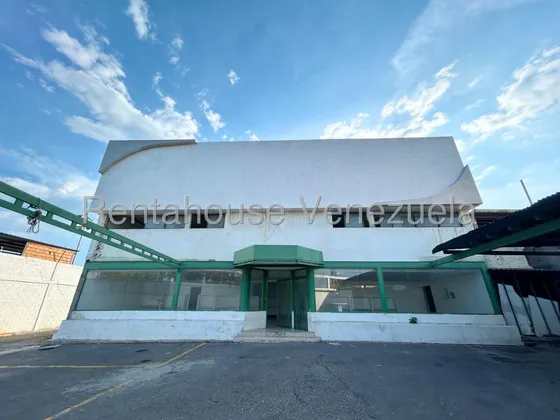 María Valera Te Ofrece En Alquiler Este Amplio Y Espectacular Galpón Comercial En Zona Industrial Iii De Barquisimeto, Tanque Subterráneo, Área Administrativa, Ideal Para Acondicionarla A Tu Gusto.