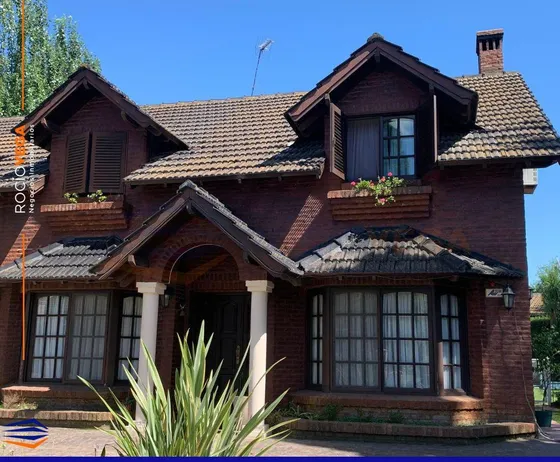 Casa A La Venta En Country Club Banco Provincia Francico Alvarez, Moreno