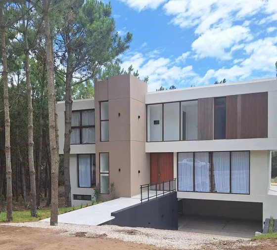 Codigo 705 - Casa En Alquiler - Costa Esmeralda - Pileta Climatizada