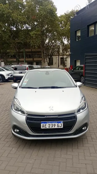 Peugeot 208 1.6 Feline